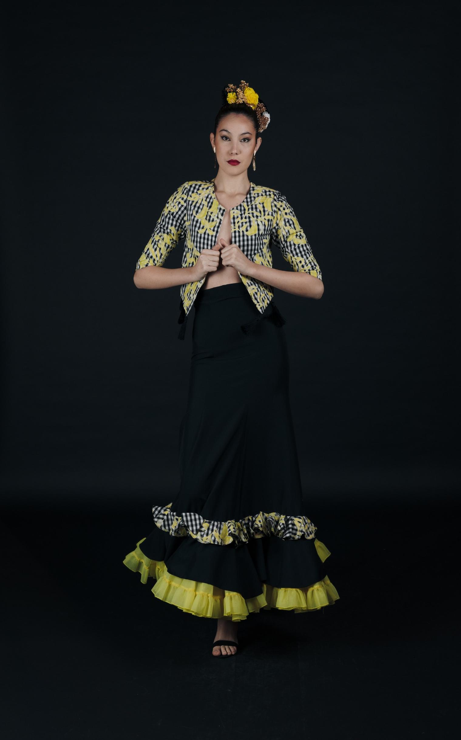 Flamenca de amarillo