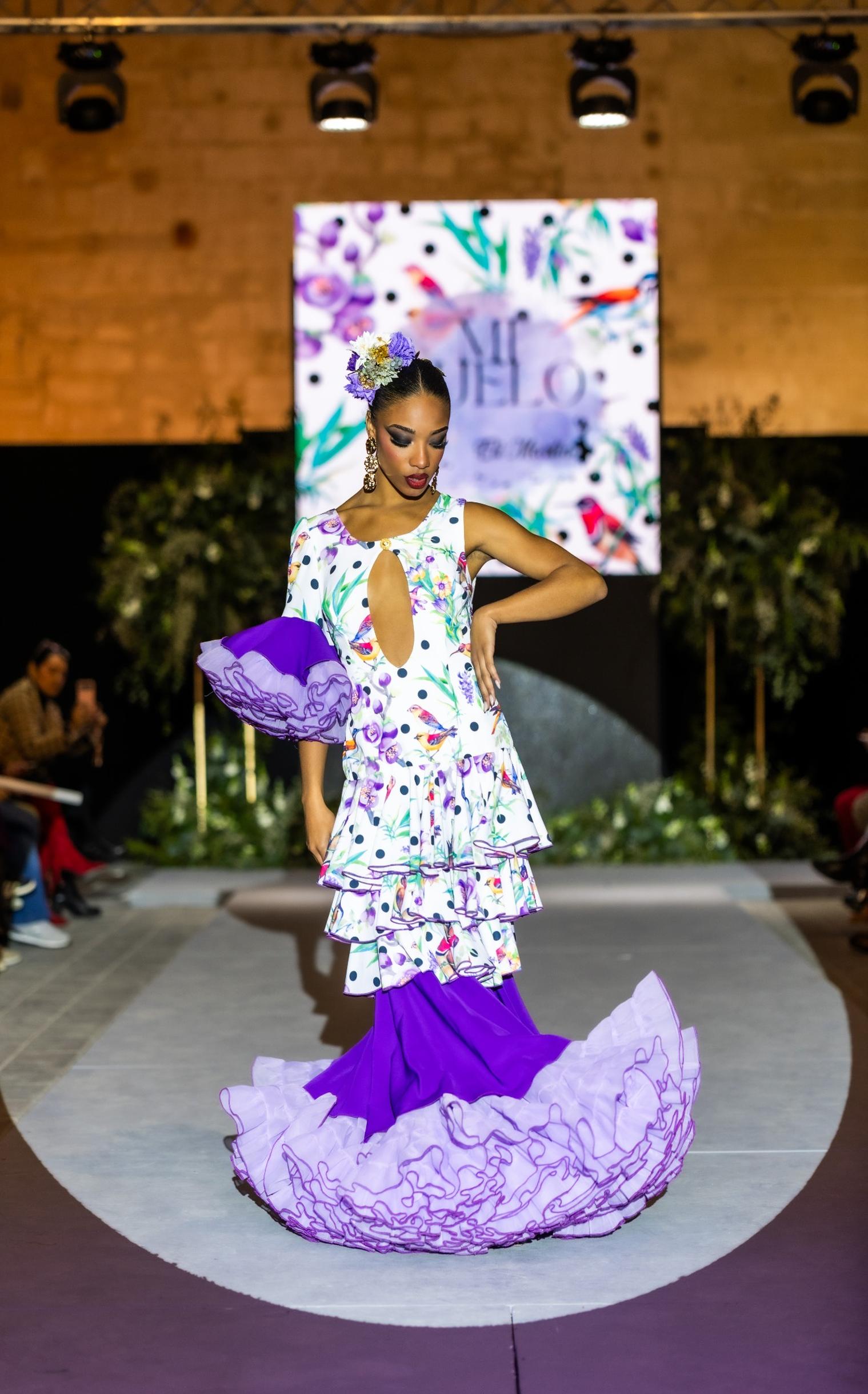 Flamenca de morado